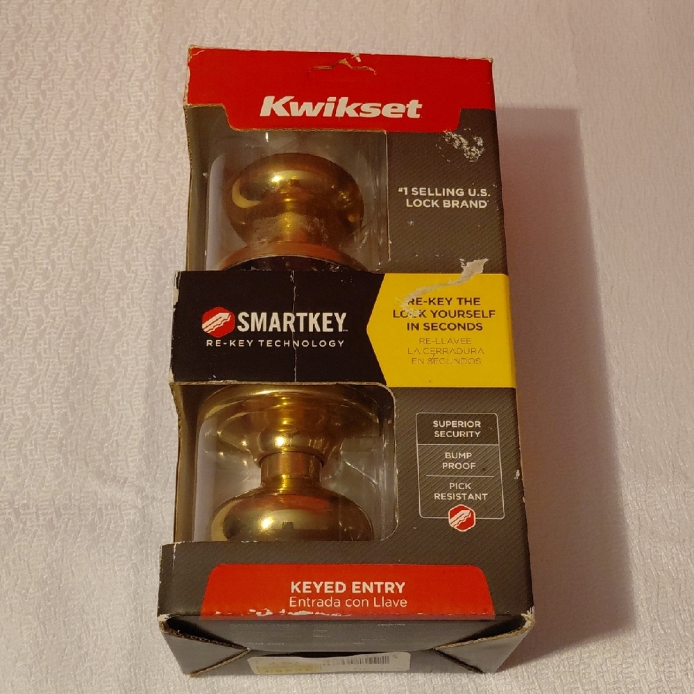 Kwikset Gold Door Knob with SmartKey Technology With Key